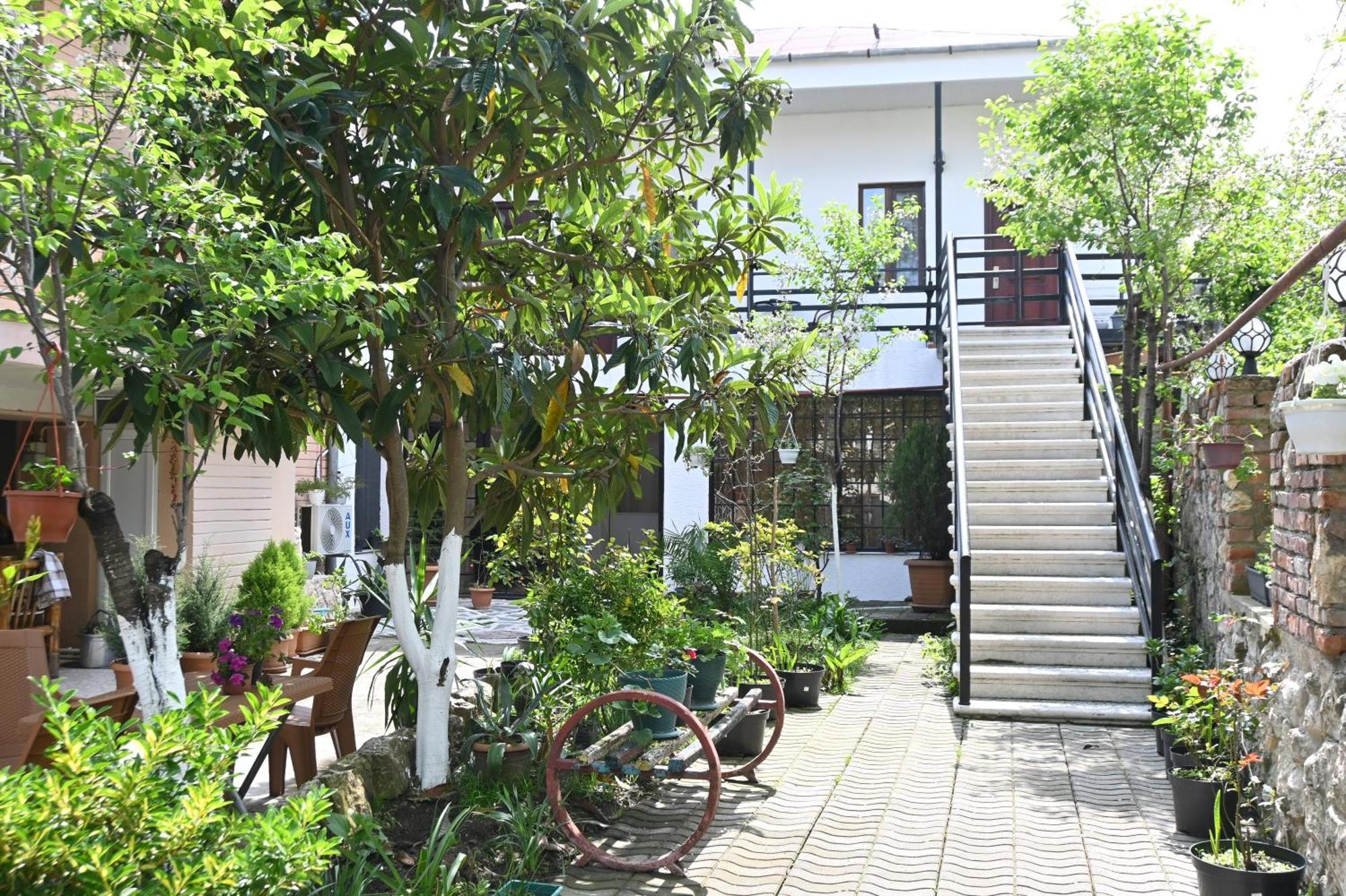 Jerusalem Merkaz Hotel Kutaisi Exterior foto